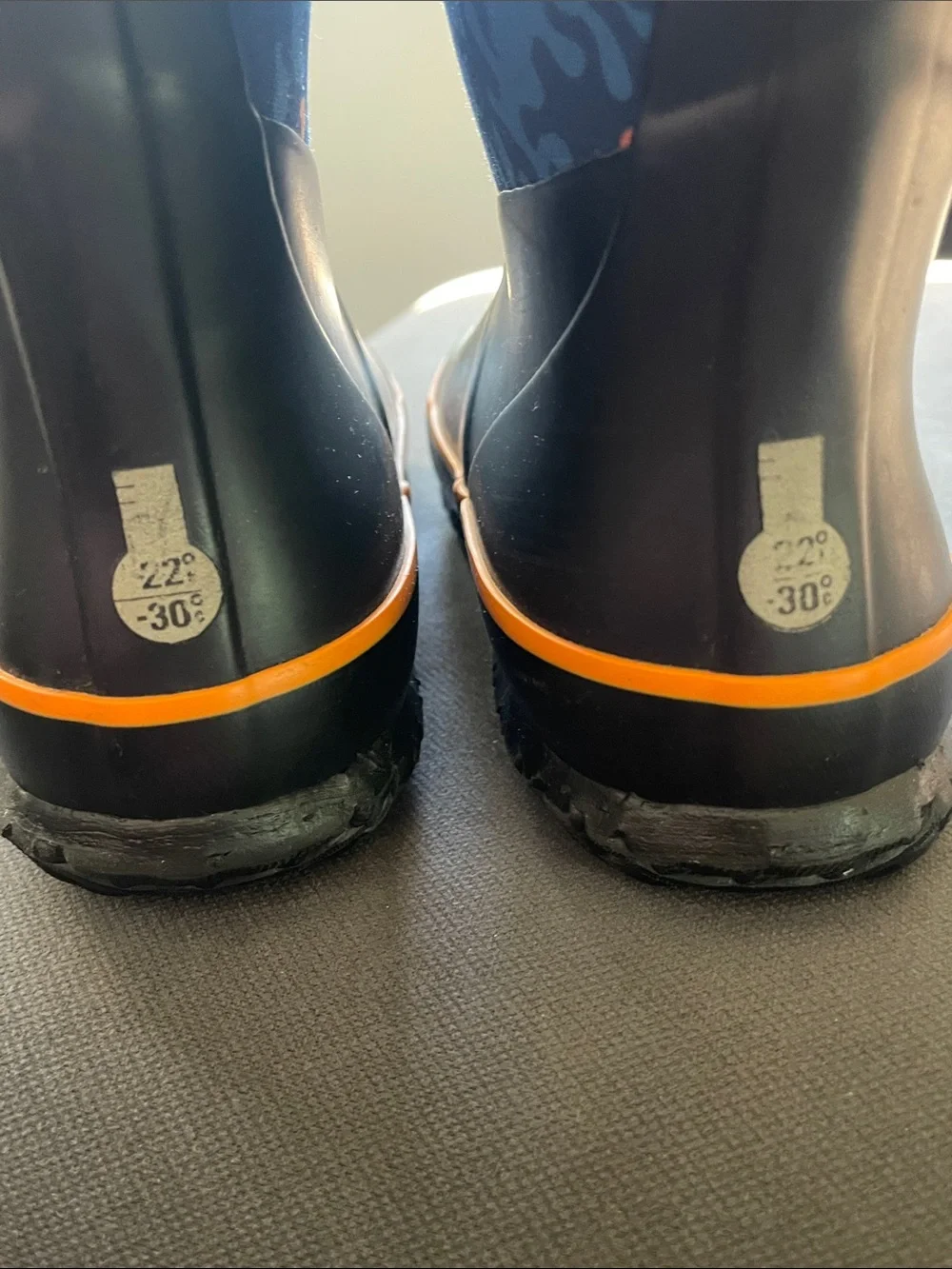 Bogs Kids Grasp Neo Camo Black Rain Boots with Blue and Orange Camo Upper size 4